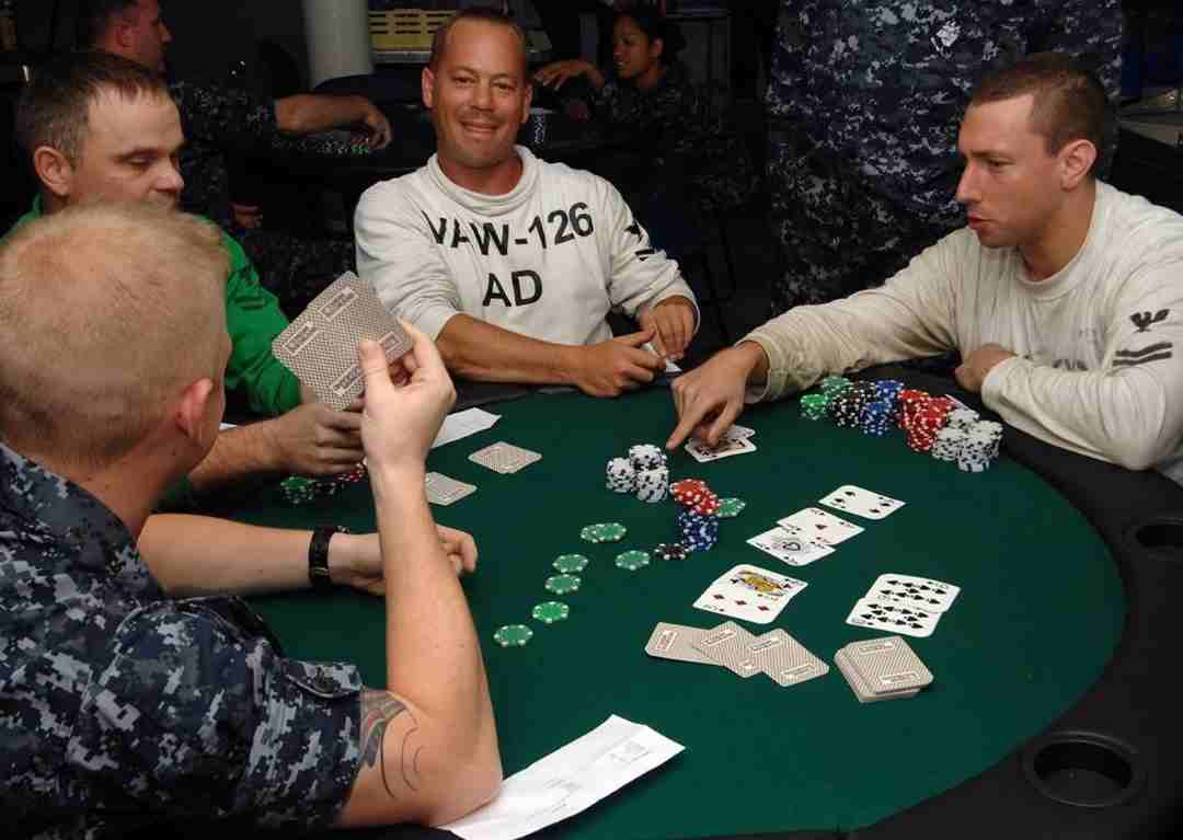 Chơi Poker cùng cao thủ Pailin Flamingo Casino