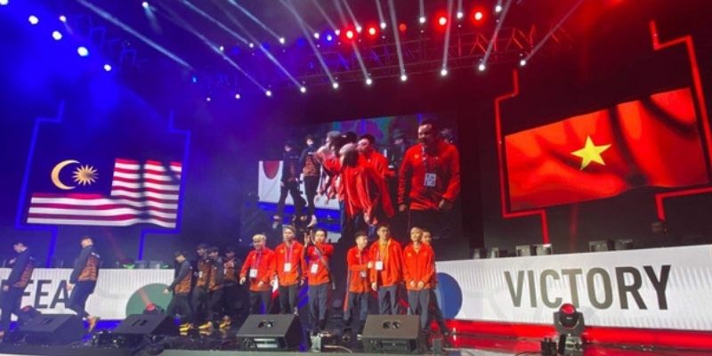 Đoàn tuyển thủ E-Sport Việt Nam được vinh danh trong giải quốc tế